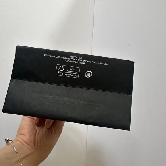 CHANEL Black and White Small Gift Bag - Picture 2 of 8